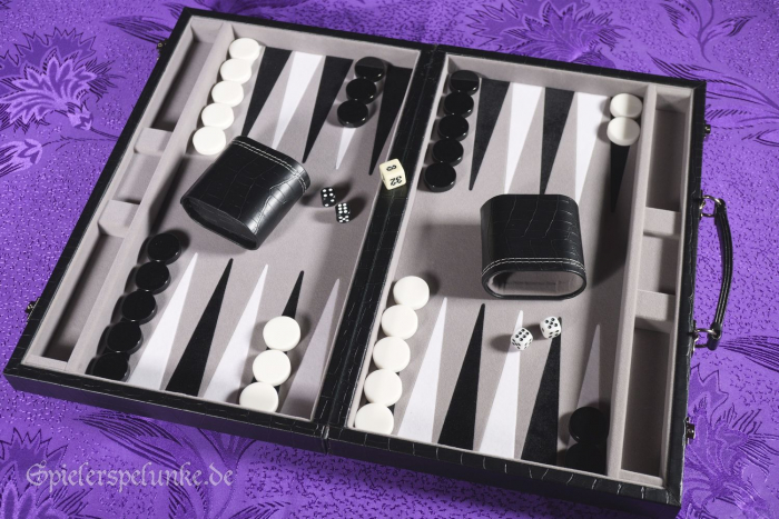 Backgammon Spielekoffer aus Kunstleder schwarz mit Spielfeld in edlem Velour