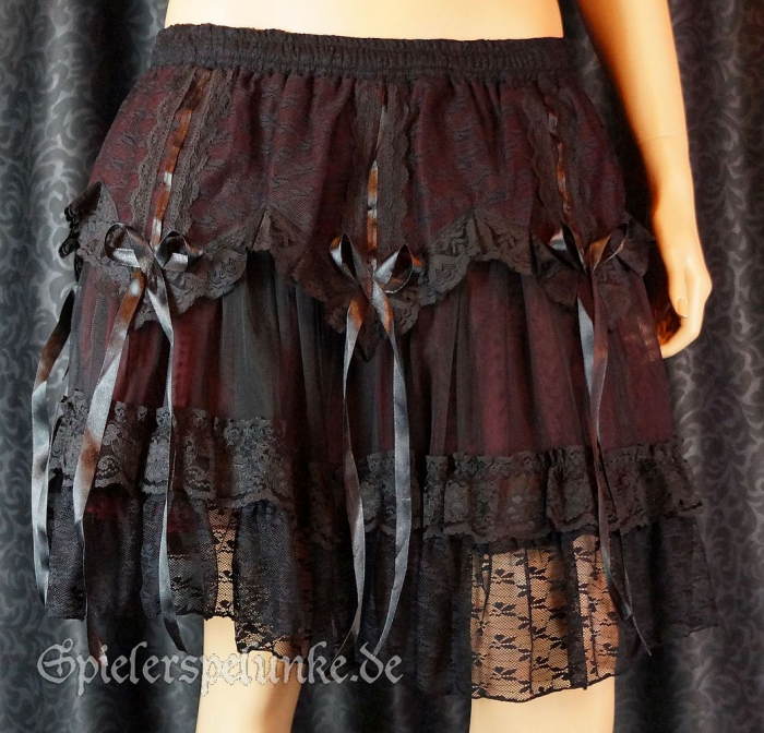 Gothic Burlesque Minirock aus rotem Satin mit schwarzem Spitzenoverlay und schwarzen Satin Schleifen