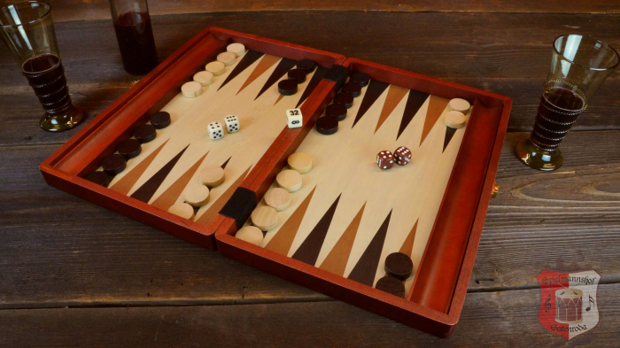 Backgammon Spielekassette Erle Massivholz mahagonifarben, helles Spielfeld bedruckt